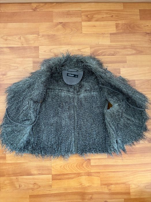 Vesta din piele intoarsa si blanita