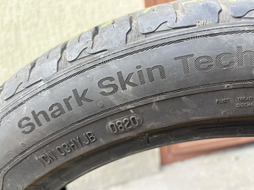 2 бр. летни гуми 235/45/18 Uniroyal DOT 0820 6 mm