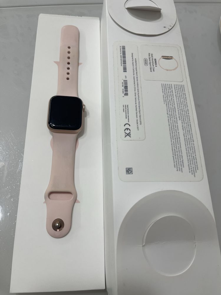 Apple watch , series 4