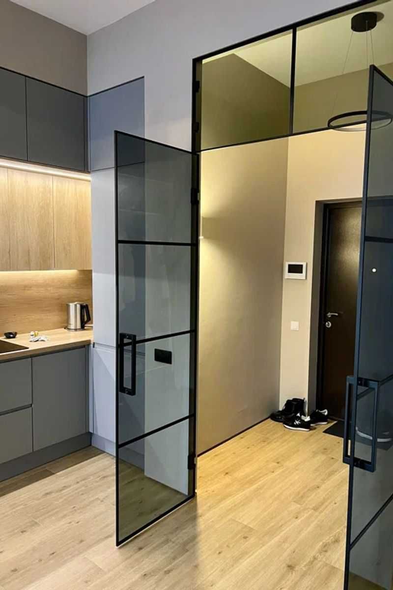 Стеклянные перегородки и двери в стиле LOFT