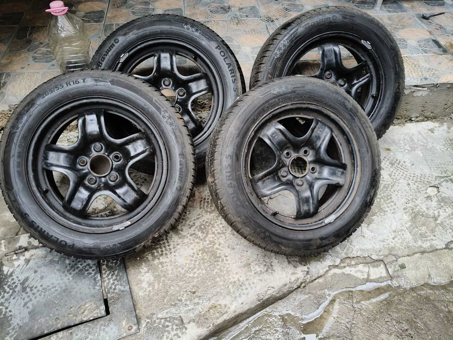Vand 4 jante cu anvelope de iarna