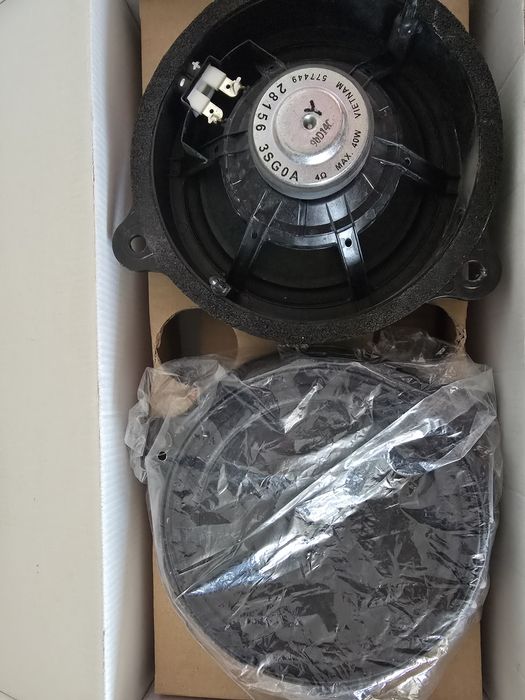 Vand boxe originale Dacia Logan 2