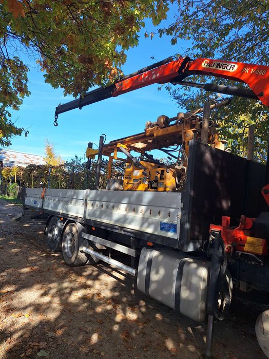 Camion cu macara