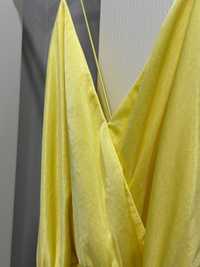 Официална дълга рокля с цепка в жълт цвят