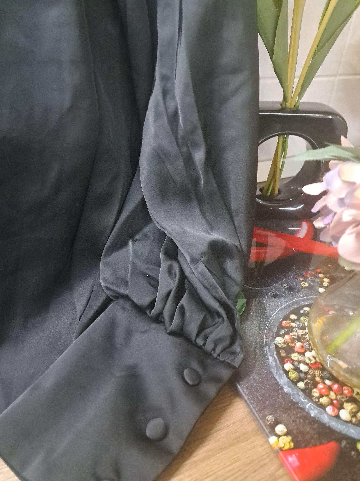 Bluza eleganta din satin negru mas L