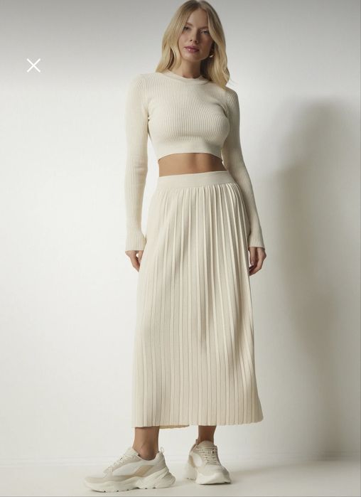 Дамски сет С/М в кремав цвят