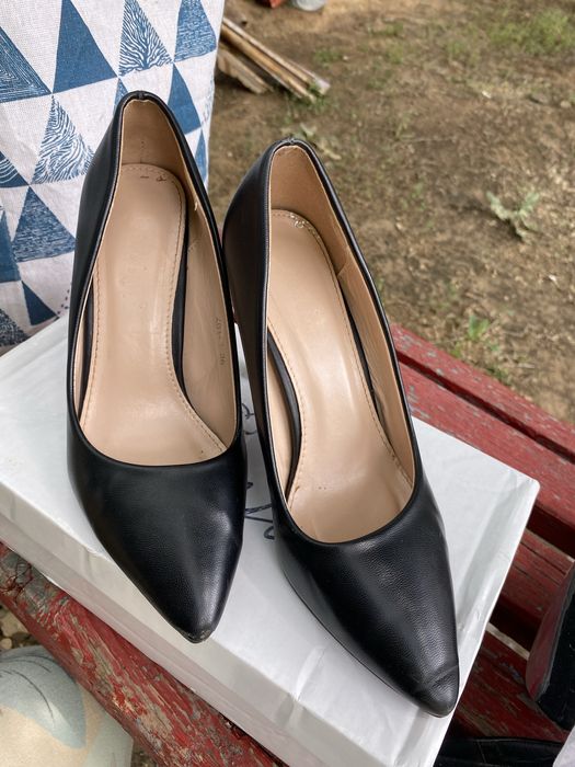 Продам туфли каждая пара по 2000 тг