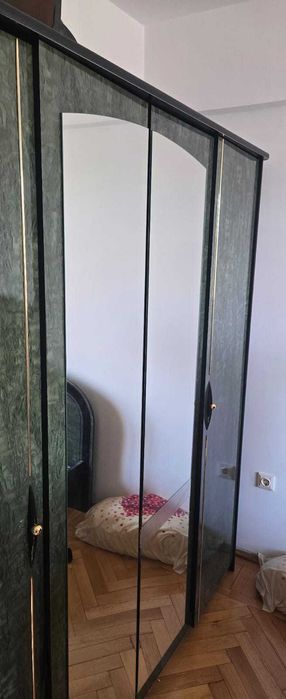 Vand mobila stare buna 1500 lei toate piesele.