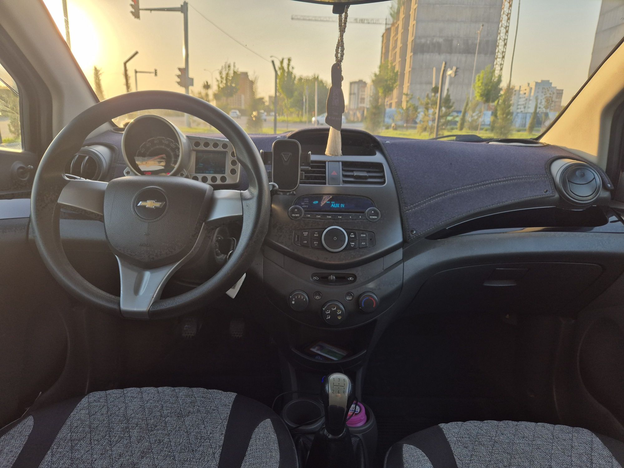 Автомобиль Spark 1 торг есть