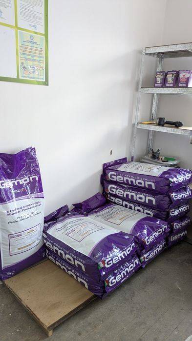 Hrana uscata caini si pisici