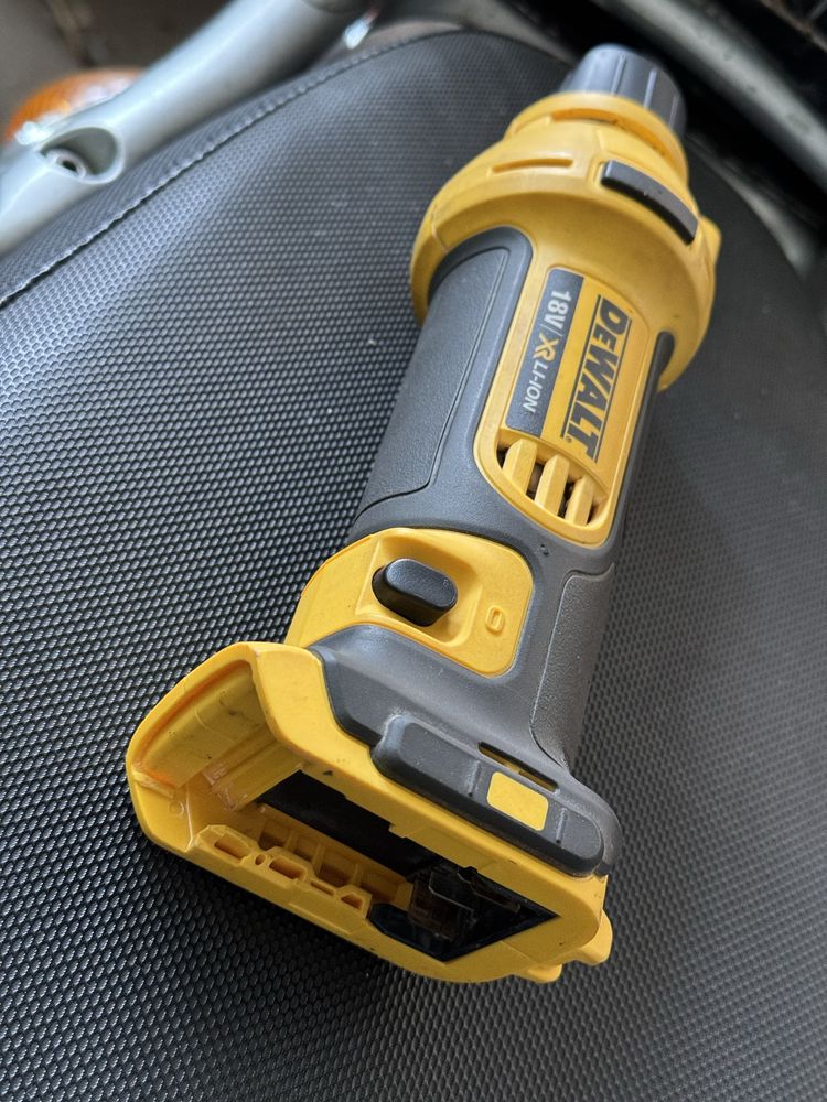 DeWALT DCS551N  Фреза челна акумулаторна