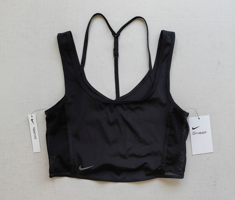 Дамски спортен топ Nike размер XS черен  Нов с етикет