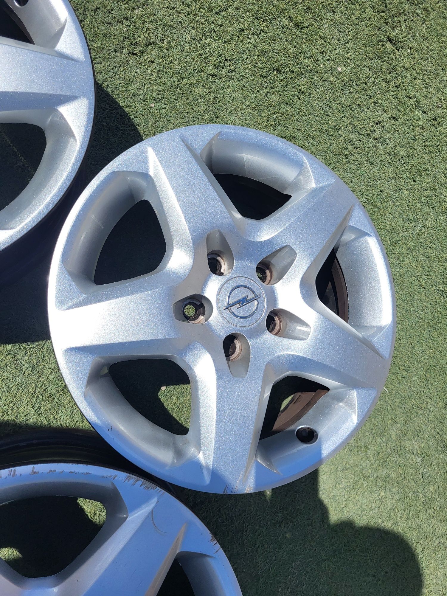 16 5x110 Opel метални джанти с тасове 5х110