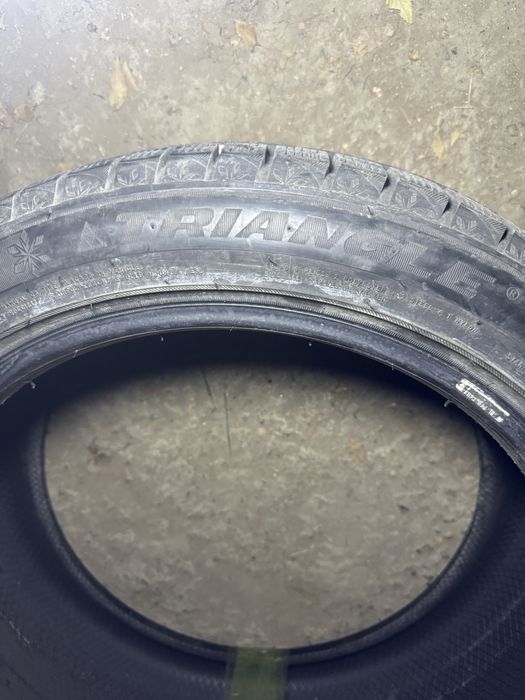 Зимние шины 235/45/R18 в  идеальном состояний