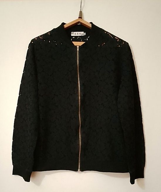 Продаю кружевной бомбер