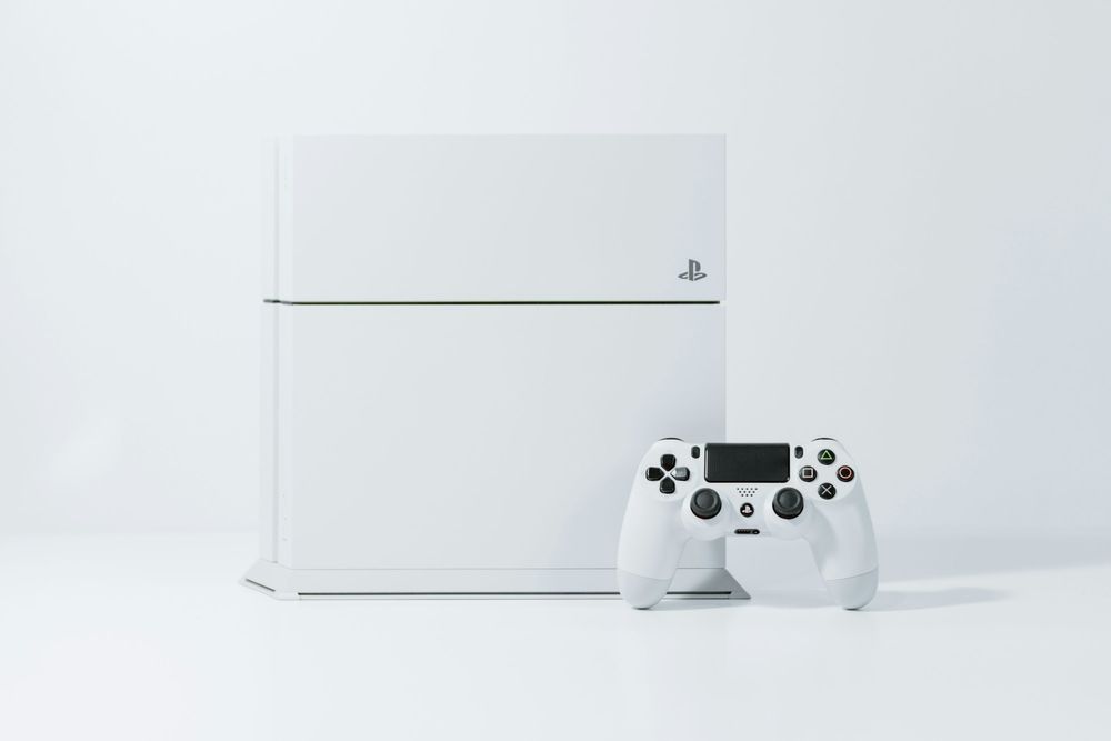 Playstation 4 2 джойстики билан