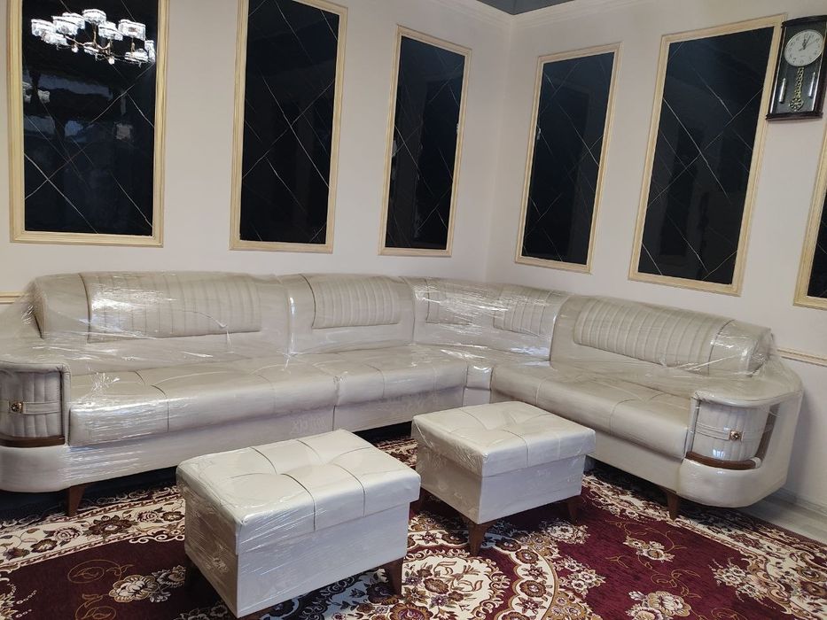 Мебель уголок сотилади