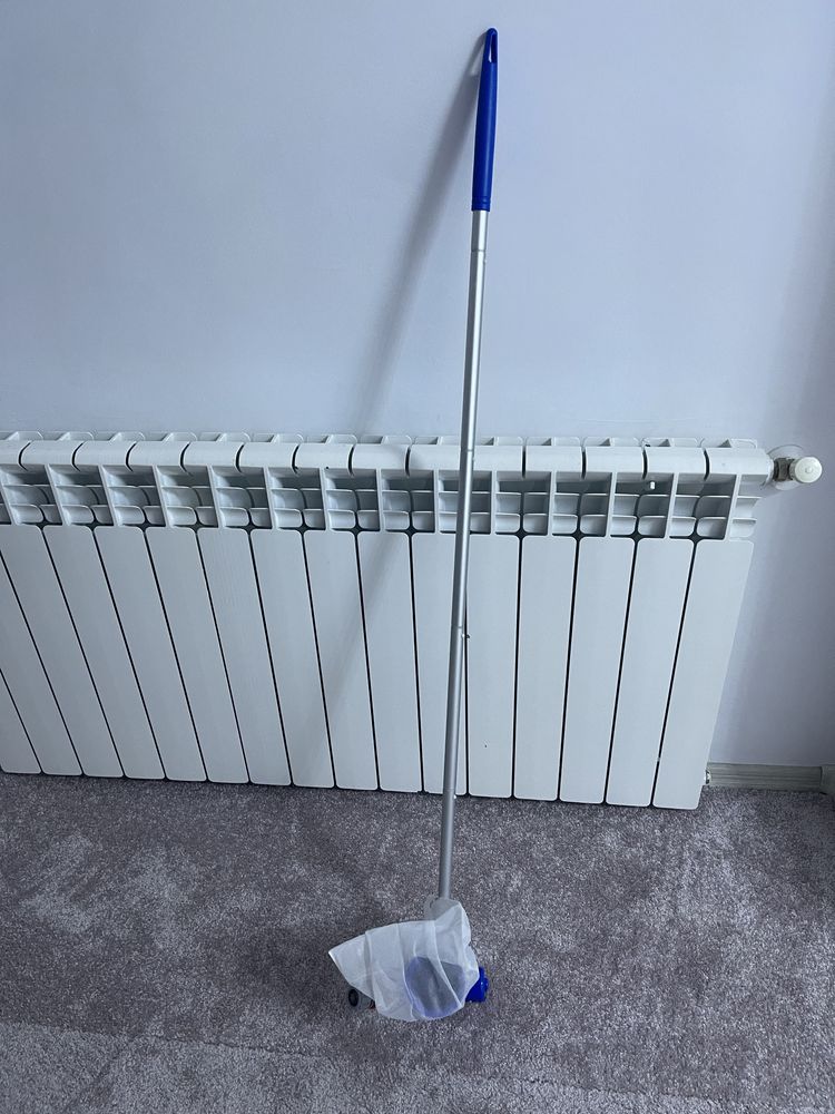 Aspirator curatat piscina mica