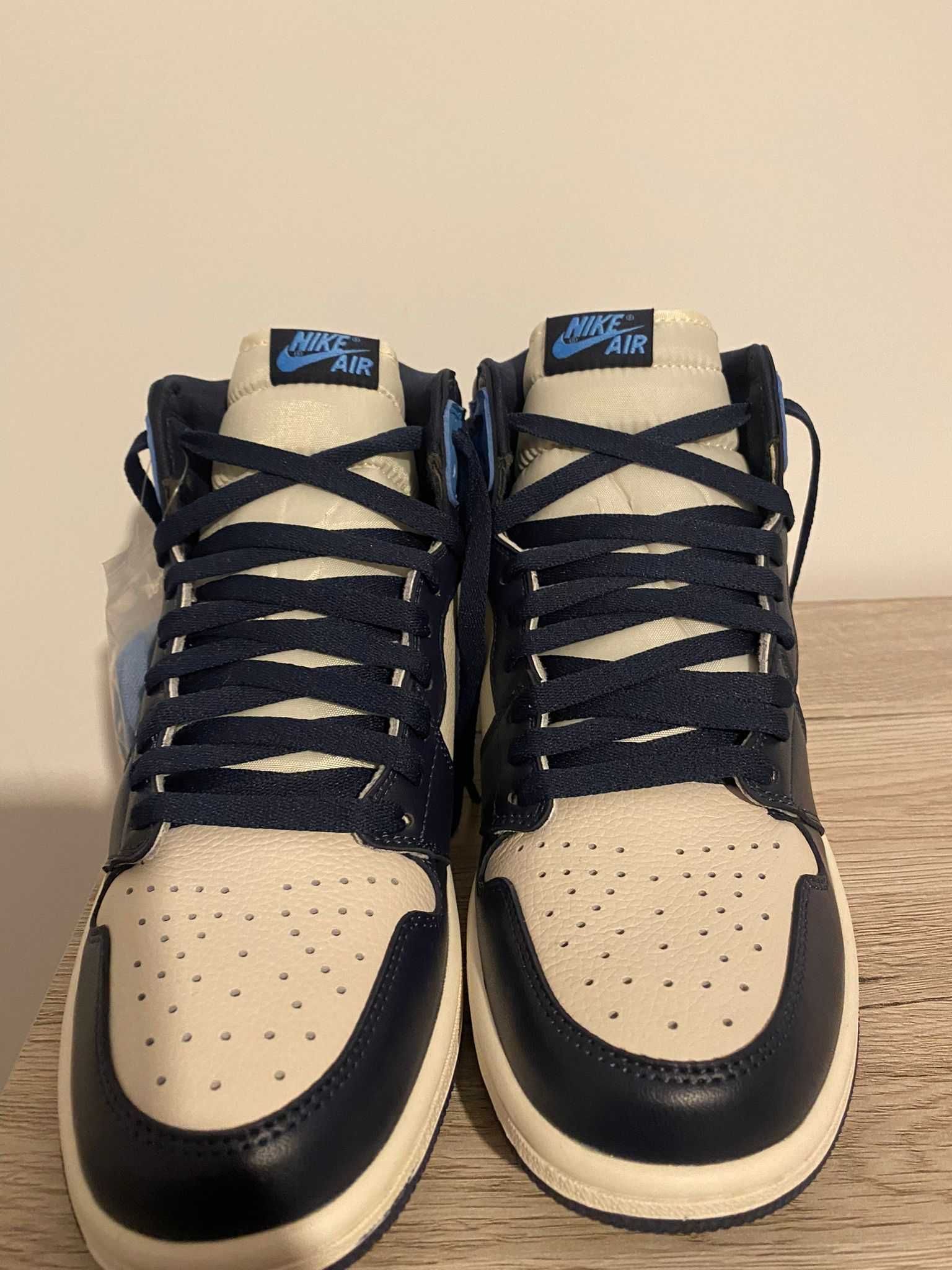 Jordan 1 Retro High Obsidian UNC