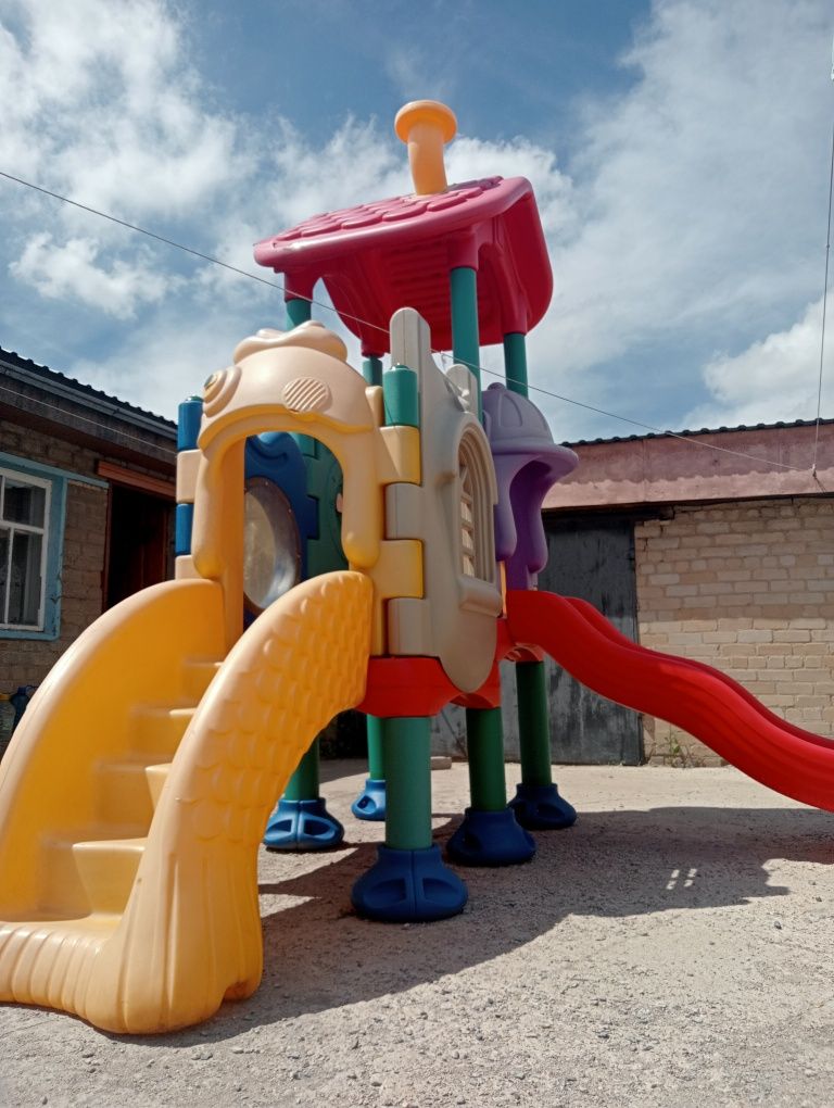 Продам детскую площадку