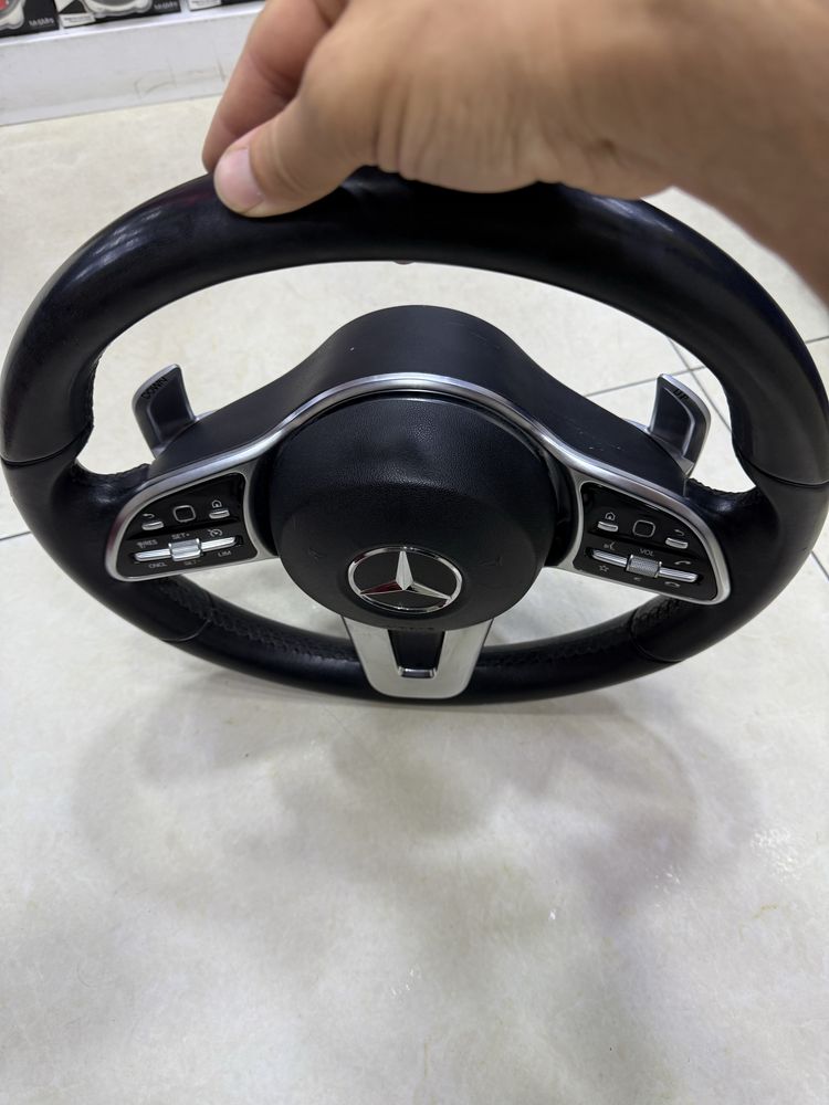 Mercedes-Benz rul yaxshi xolatda