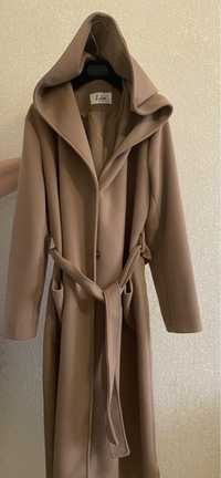 Кашемировое пальто цвета Camel