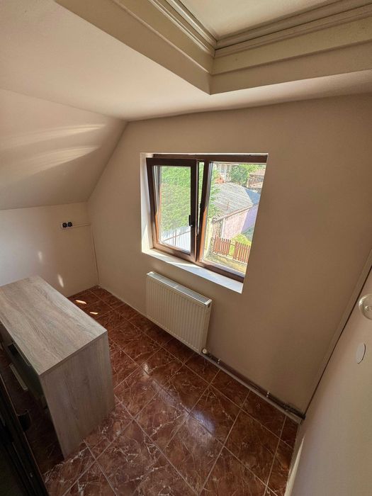 Casa de vanzare la poalele Meseșului