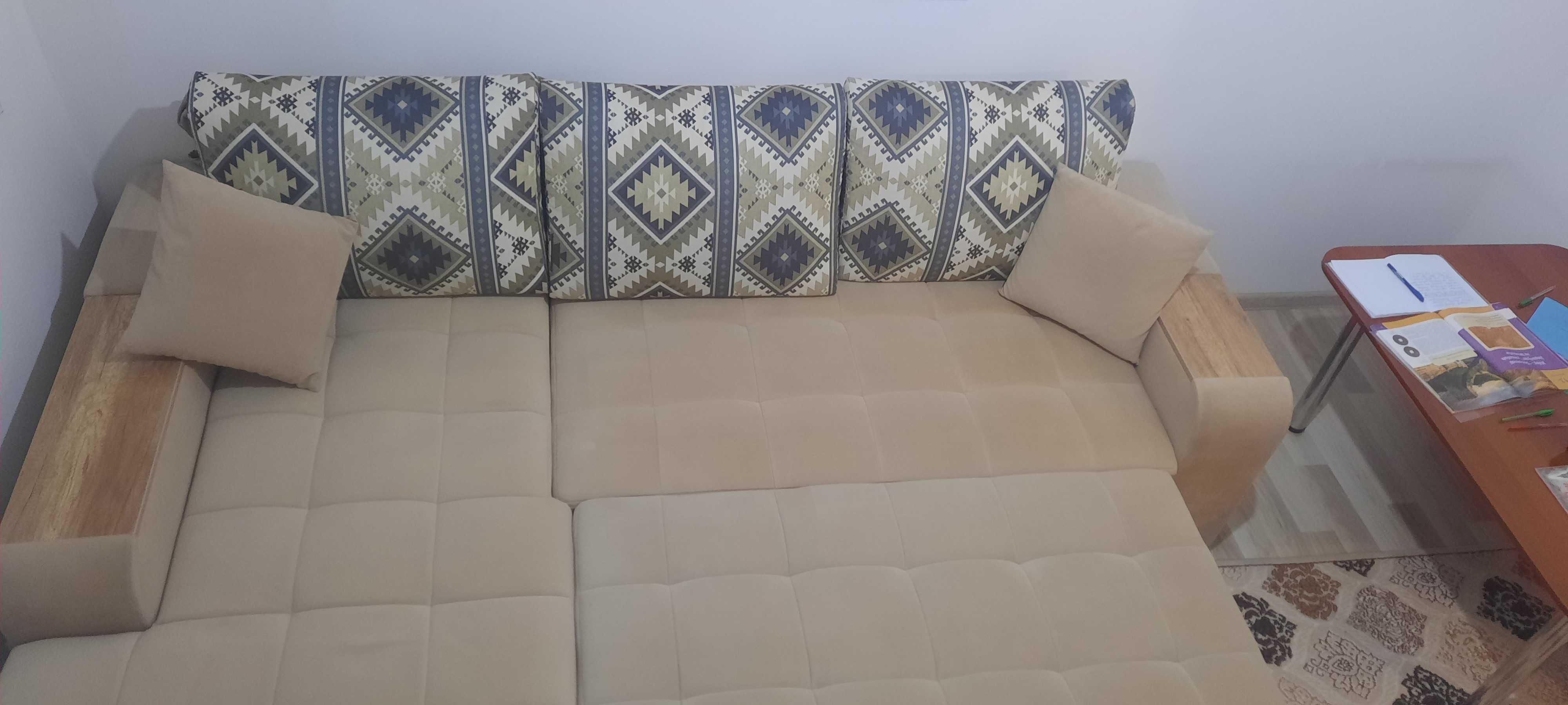 Продаётся диван. Турецкого производства. 2,5 × 1,7