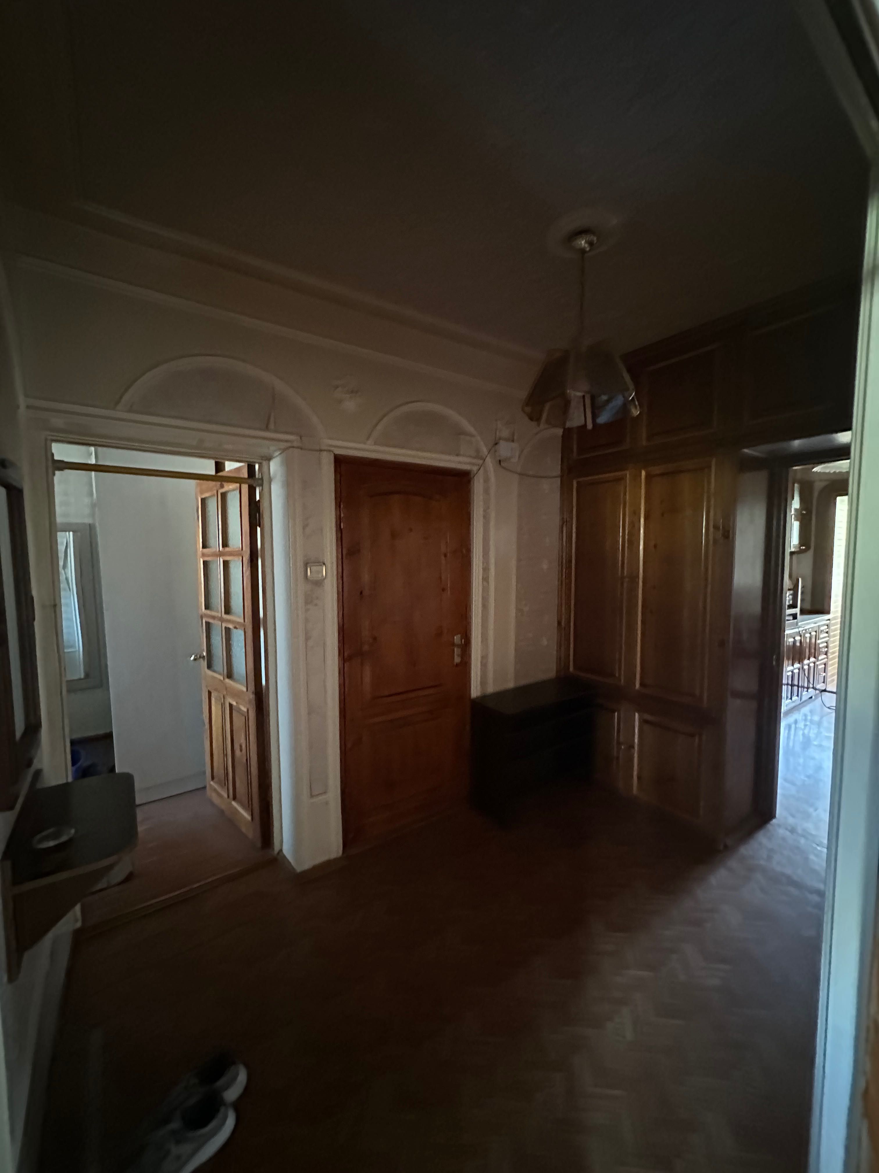 Квартира 4/4/4. Мебелирована, ремонт по желанию.