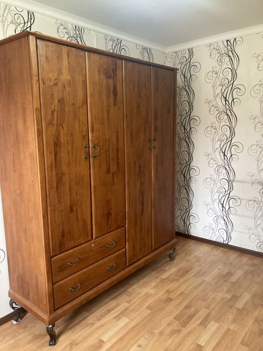 Шифонер из натуральный орех дерево