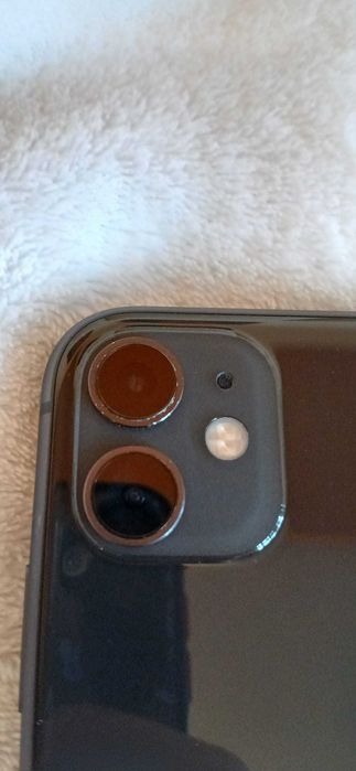 Vand Iphone 11 in stare perfecta de functionare.