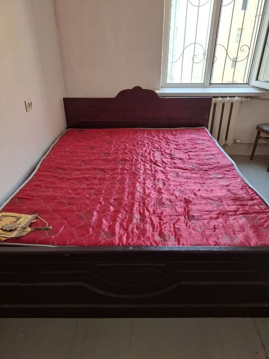 Двухспальная кровать