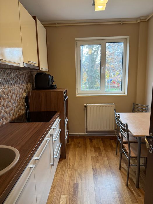 Închiriez apartament 3 camere N Bălcescu