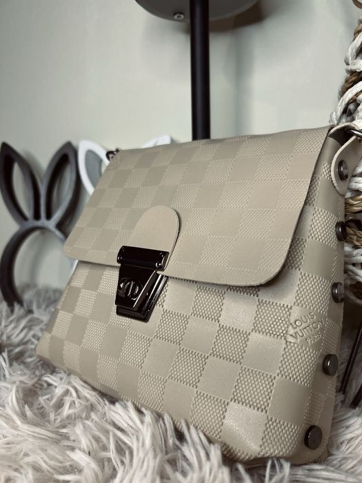Дамска чантичка Louis Vuitton