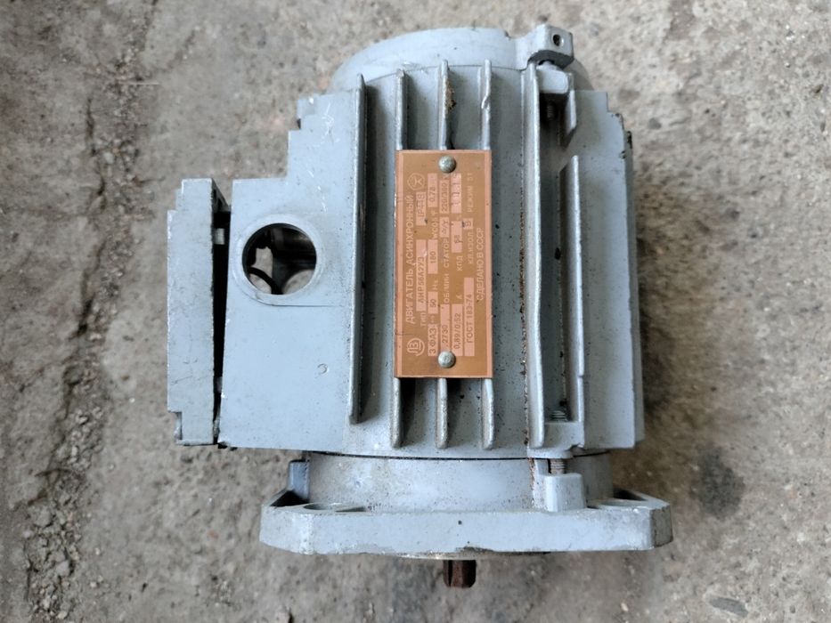 Продам электродвигатель асинхронныйбу