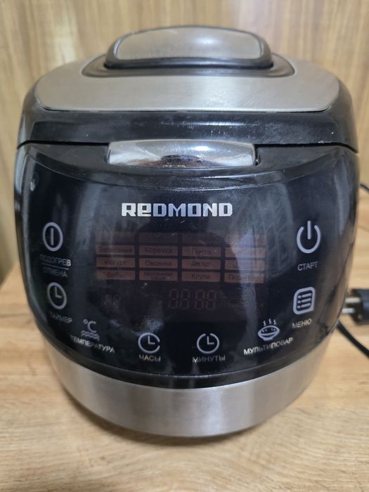 Срочно продаю мультиварку Redmond в рабочем состоянии.
