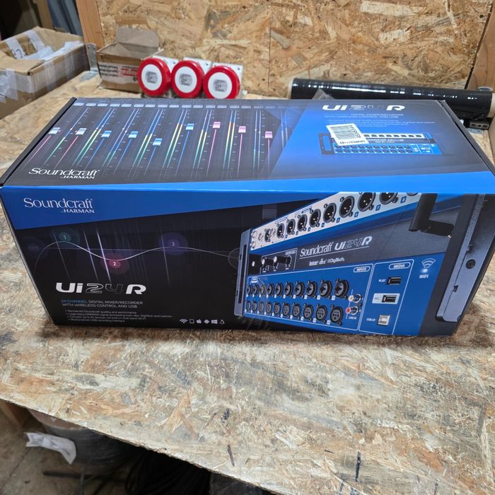Mixer soundcraft UI24R