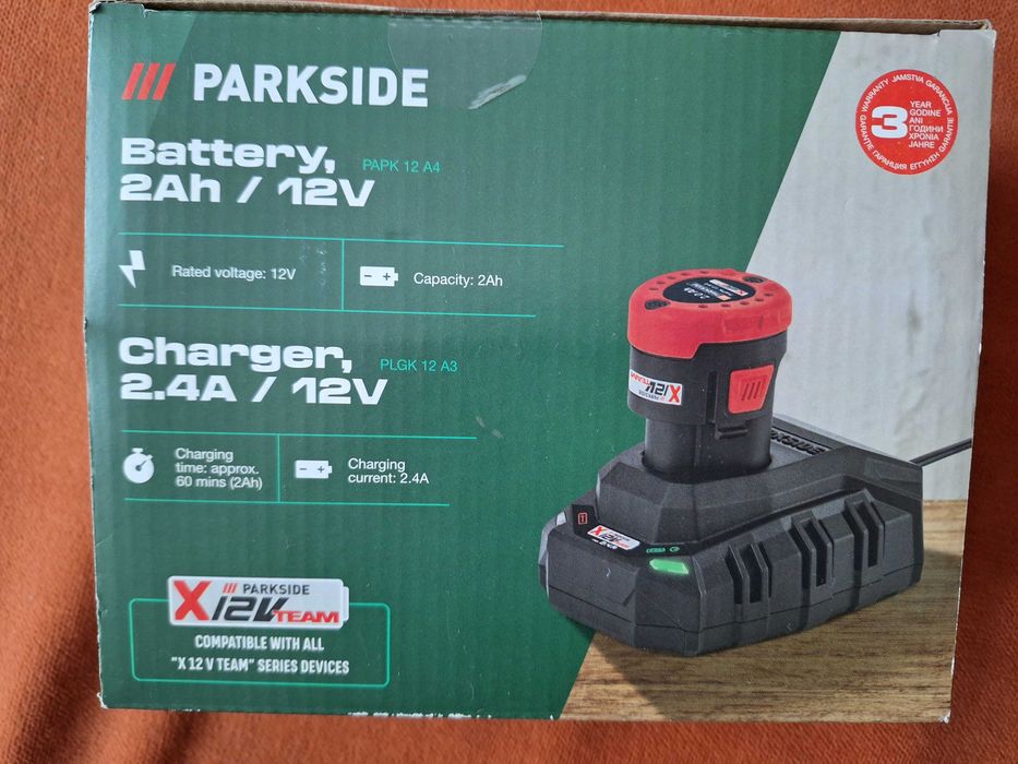 Incarcator si acumulator Parkside  pentru acumulatori 12V