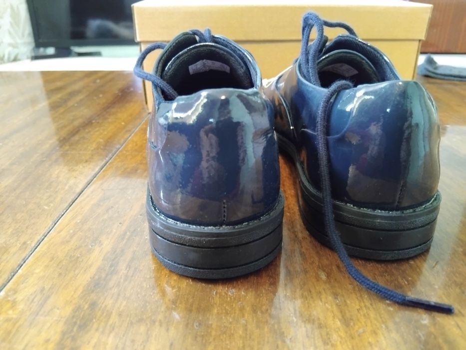 Детски лачени обувки Clarks, размер 33