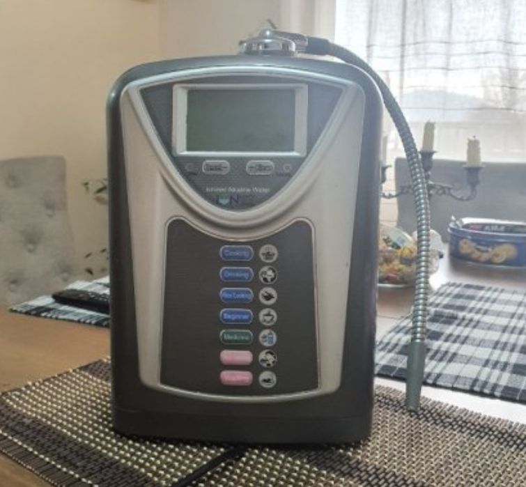 Машина за алкална вода