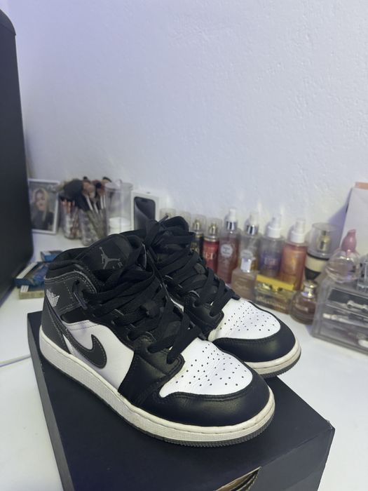 Jordan 1 mid black/white