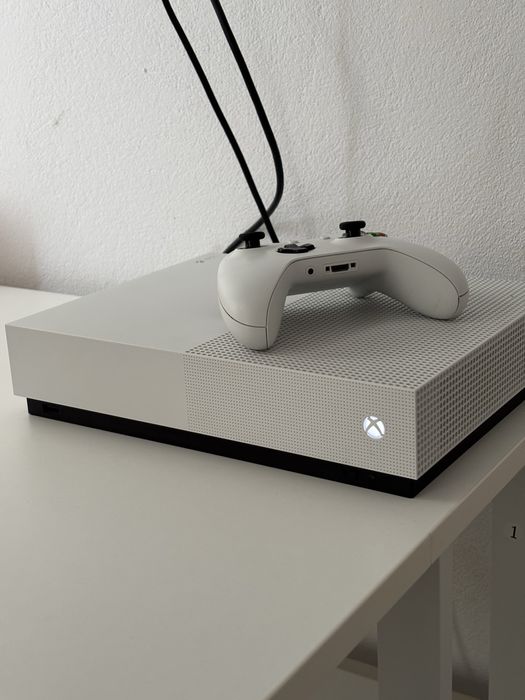 Vand xbox one s 1tb!