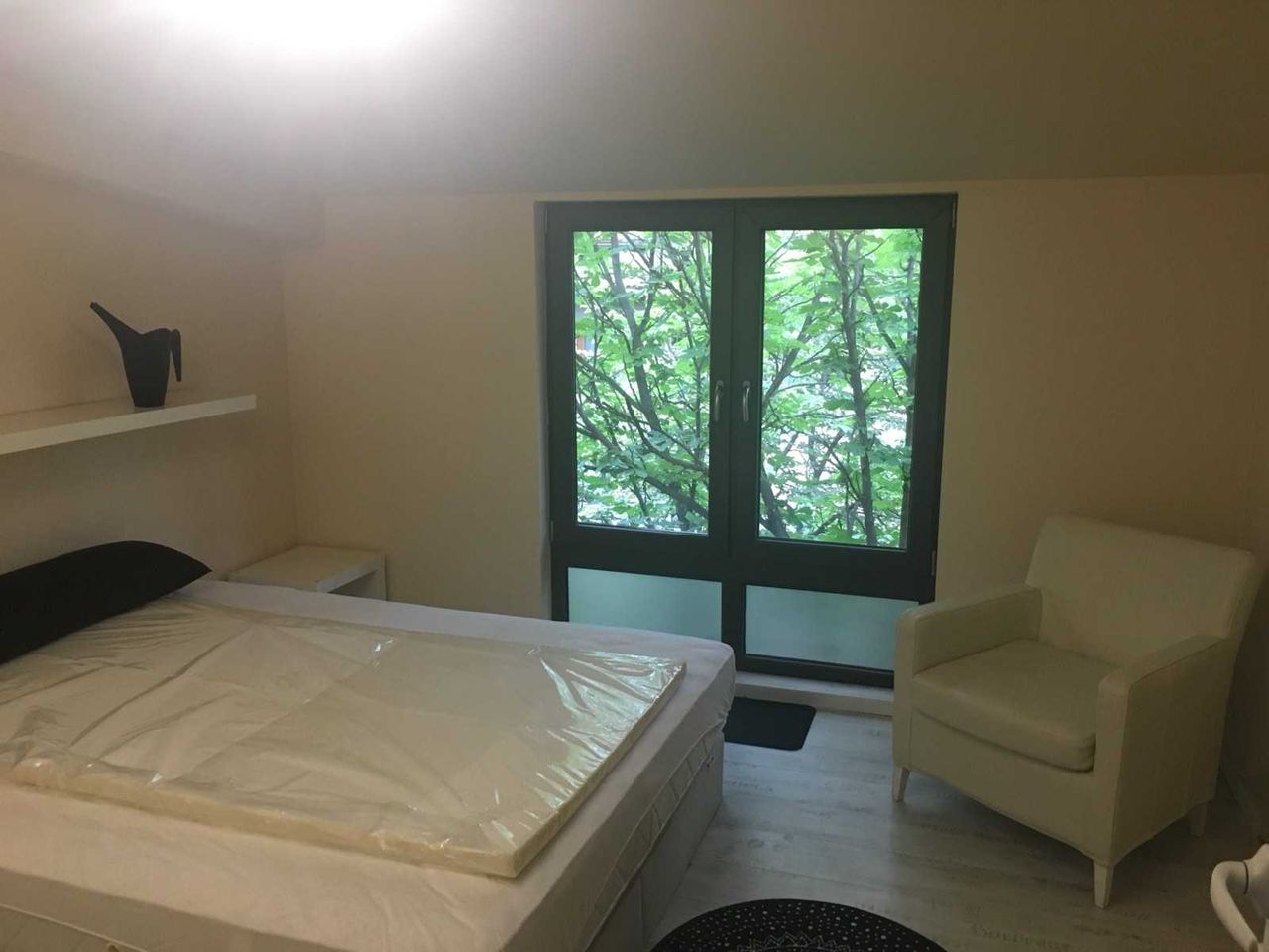 Дава се под наем Тристаен апартамент в София, Център - 82 кв.м за 765 € - Снимка #4
