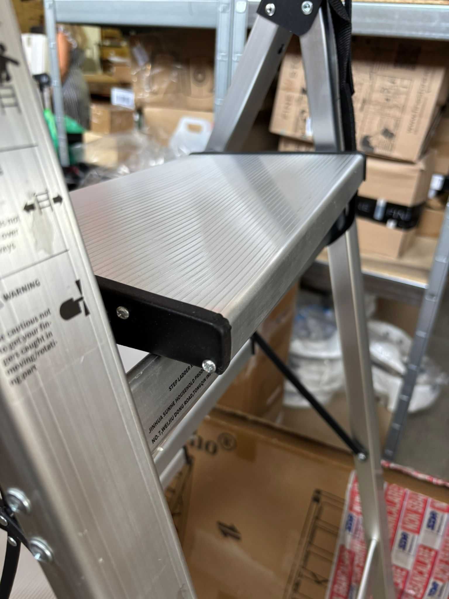 Scară pliabilă aluminiu 5 trepte XinSunho, anti-alunecare
