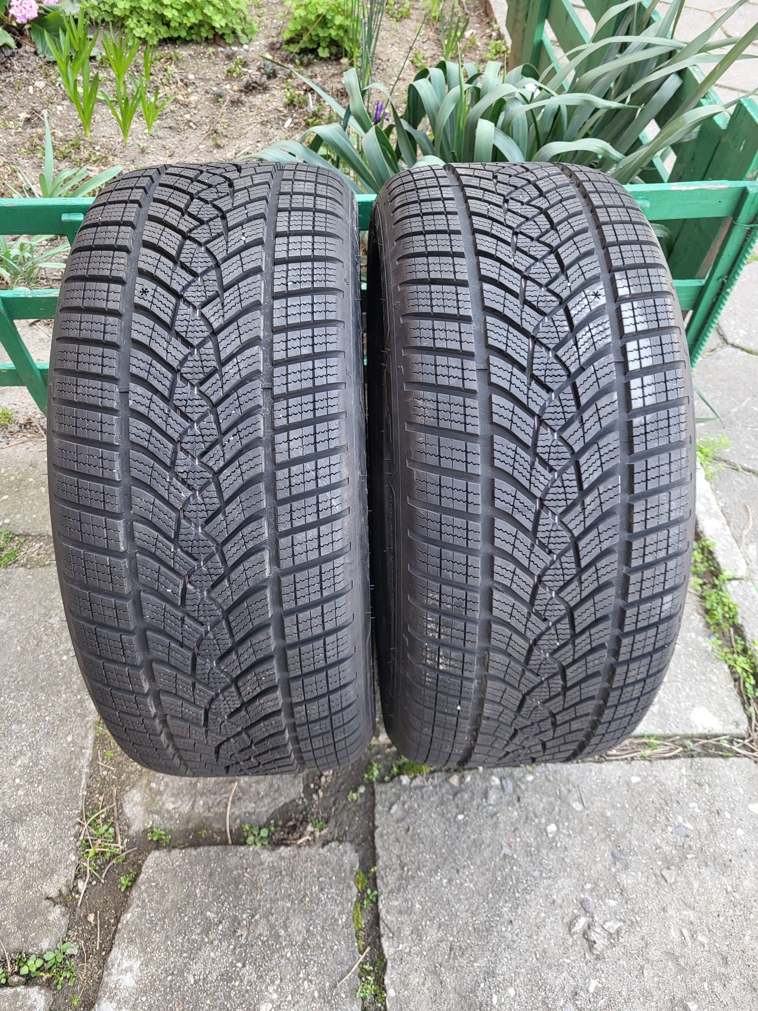 Зимни гуми Goodyear Ultragrip 245/45/18