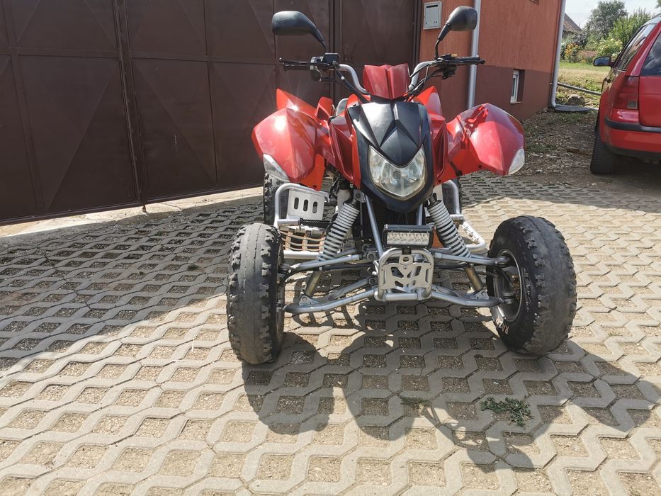 Vând quad access