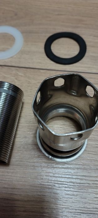 Sistem fixare baterie chiuveta, Nou !