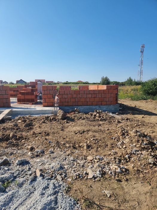 Vând teren intravilan locuri de case