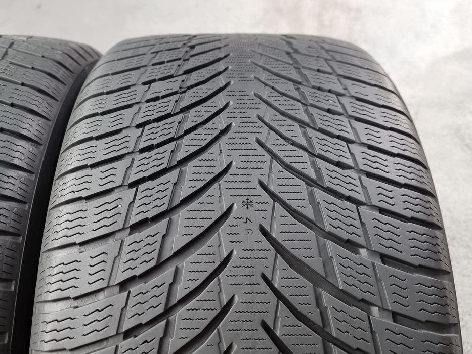 255/40/18 Nokian 2Броя: 240лв 6мм