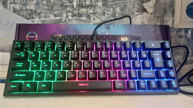 Продам клавиатуру